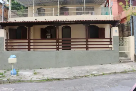 Casa com 3 Quartos à venda, 212m² no Camargos, Belo Horizonte