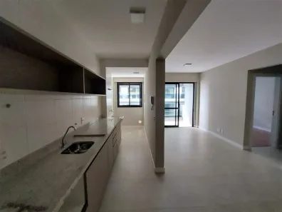 Apartamento com 2 Quartos para alugar, 68m² no Centro, Florianópolis