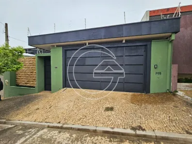 Casa com 3 Quartos para alugar, 10m² no Centro, Marília