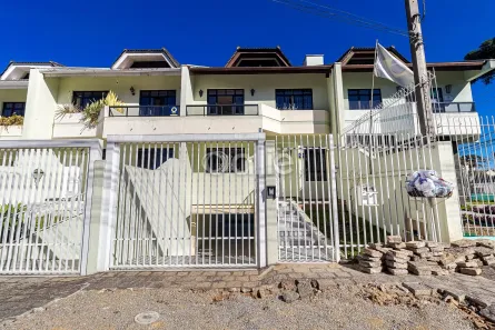 Sobrado com 4 Quartos à venda, 228m² no Mercês, Curitiba