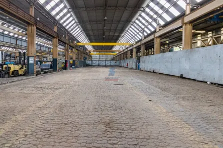 Galpão/Depósito/Armazém para alugar, 1000m² no Cinco, Contagem