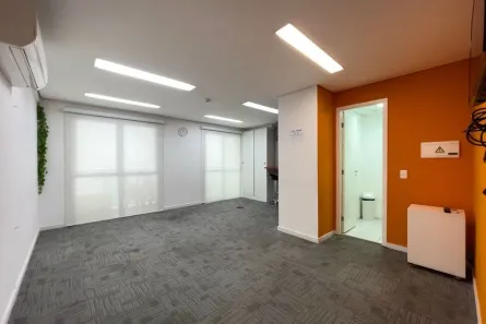 Sala Comercial à venda, 35m² no Santo Amaro, São Paulo