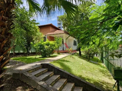 Casa com 4 Quartos à venda, 350m² no Jardim Amália, Volta Redonda
