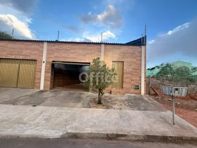 Casa com 3 Quartos para alugar, 100m² no Residencial Flamboyant, Anápolis