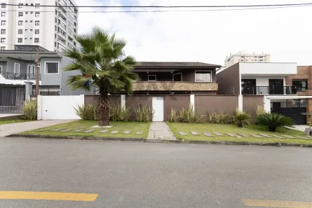 Sobrado com 3 Quartos à venda, 353m² no Silveira da Motta, São José dos Pinhais