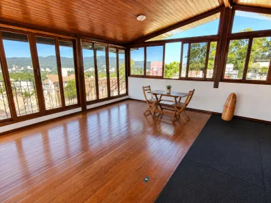 Casa com 3 Quartos à venda, 246m² no Trindade, Florianópolis