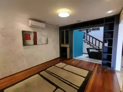 Casa com 4 Quartos para alugar, 420m² no Medianeira, Porto Alegre