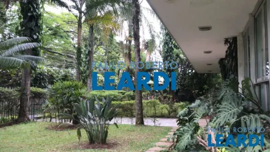 Casa com 7 Quartos para venda ou aluguel, 1500m² no Jardim Guedala, São Paulo