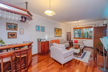 Apartamento com 3 Quartos para alugar, 131m² no São João, Porto Alegre