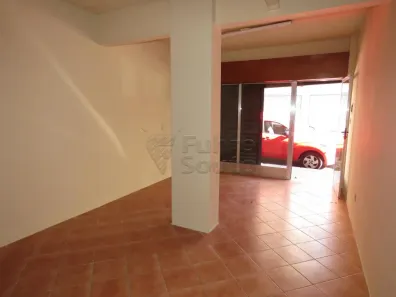Sala Comercial para alugar, 38m² no Centro, Pelotas