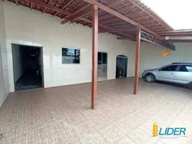 Casa com 2 Quartos à venda, 225m² no Granada, Uberlândia