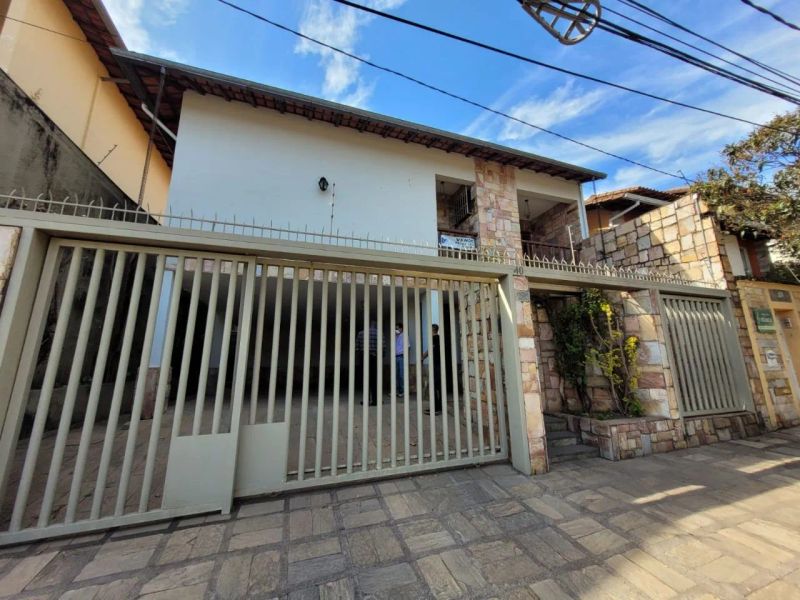 Casa com 3 quartos — Alto Caiçaras, Belo Horizonte