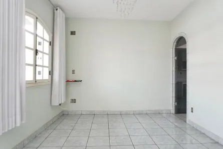 Casa com 6 Quartos à venda, 294m² no Industrial, Contagem