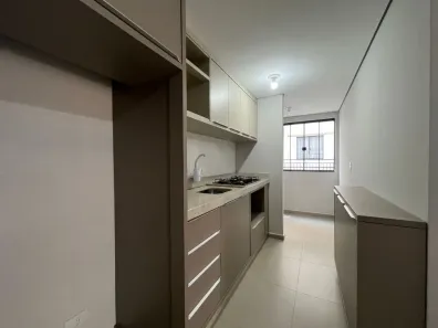 Apartamento com 2 Quartos para alugar, 50m² no Brazmadeira, Cascavel