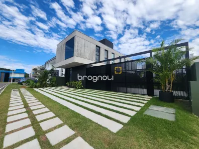 Casa de Condomínio com 4 Quartos à venda, 317m² no São João do Rio Vermelho, Florianópolis