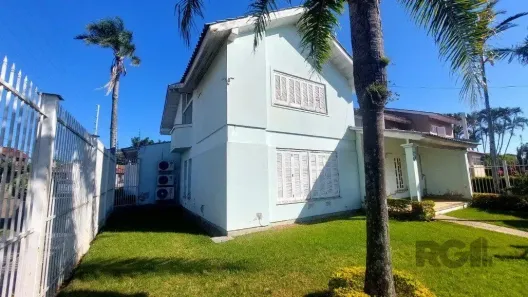 Casa com 4 Quartos à venda, 364m² no Espírito Santo, Porto Alegre