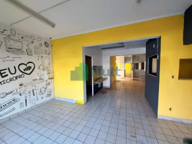 Casa com 3 Quartos para alugar, 264m² no Vila Seixas, Ribeirão Preto