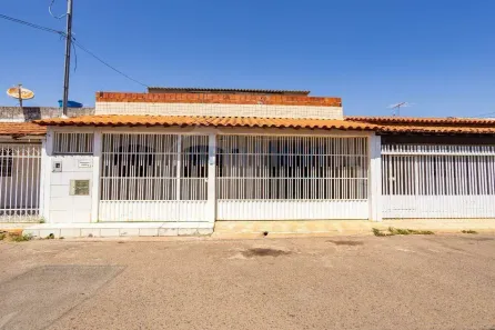 Casa com 4 Quartos à venda, 135m² no Ceilândia Sul, Brasília
