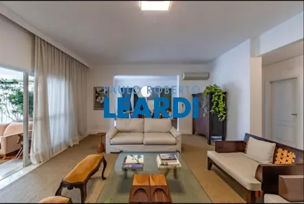 Apartamento com 3 Quartos para alugar, 300m² no Vila Nova Conceição, São Paulo