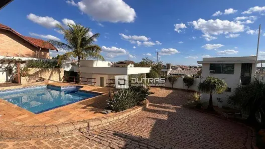 Casa com 4 Quartos à venda, 440m² no Centro, Piracicaba