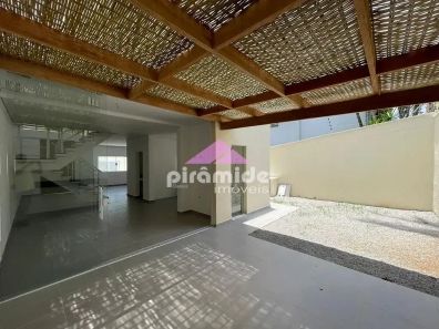 Sobrado com 4 Quartos à venda, 180m² no Bairro de Juquehy, São Sebastião