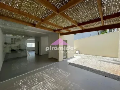 Sobrado com 4 Quartos à venda, 180m² no Bairro de Juquehy, São Sebastião