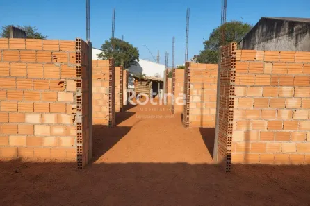 Lote/Terreno à venda, 383m² no Tibery, Uberlândia