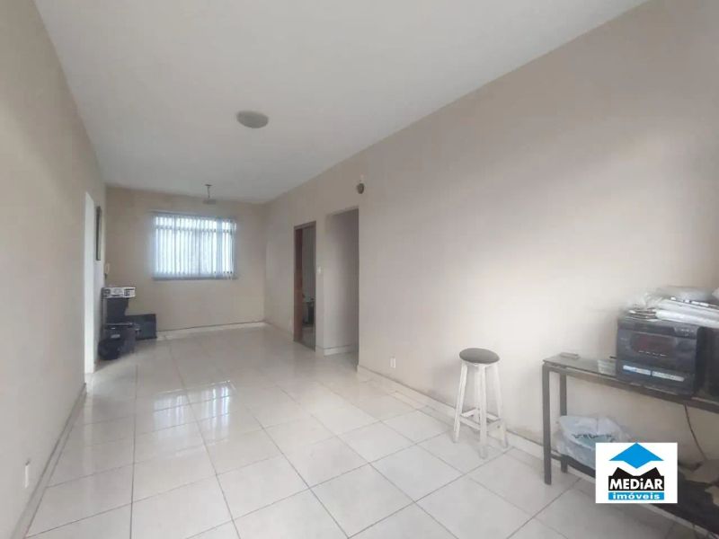 Casa com 5 quartos — Sagrada Família, Belo Horizonte