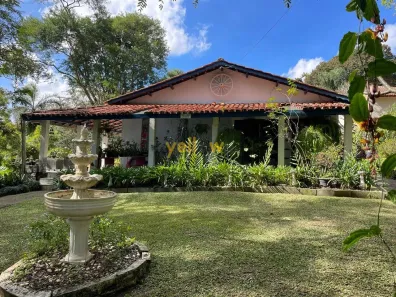 Fazenda/Sítio com 3 Quartos à venda, 6000m² no Canjicas, Arujá