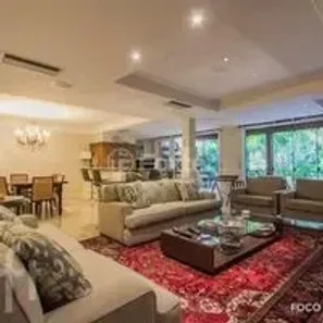 Sobrado com 4 Quartos à venda, 520m² no Três Figueiras, Porto Alegre