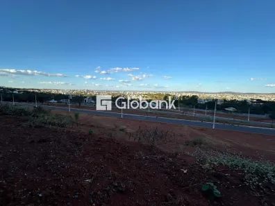 Lote/Terreno à venda, 240m² no Ibituruna, Montes Claros