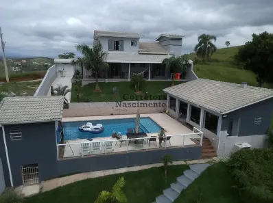 Fazenda/Sítio com 4 Quartos à venda, 10m² no Centro, Igaratá
