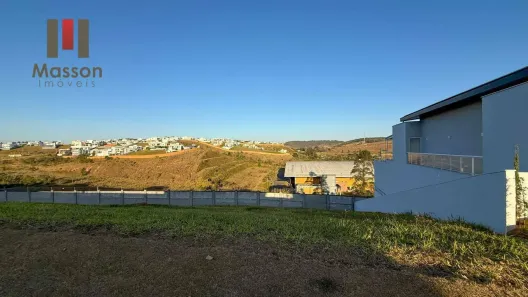 Lote/Terreno à venda, 698m² no São Pedro, Juiz de Fora