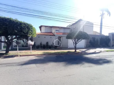 Sobrado com 4 Quartos à venda, 281m² no Carandá Bosque, Campo Grande