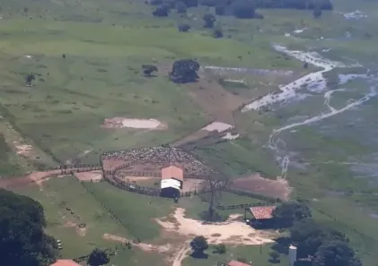 Fazenda/Sítio à venda, 88000m² no Centro, Poconé