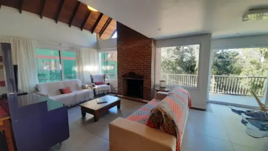 Casa com 3 Quartos para alugar, 300m² no Dutra, Gramado