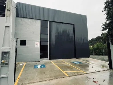 Galpão/Depósito/Armazém à venda, 150m² no Petrópolis, Joinville