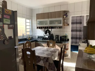 Casa com 2 Quartos à venda, 90m² no Jardim Continental II, Taubaté