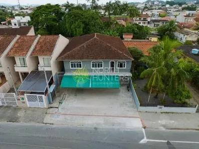 Casa com 4 Quartos à venda, 250m² no Jardim Iririú, Joinville