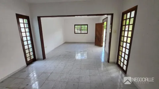 Imóvel Comercial com 3 Quartos para alugar, 200m² no Palmeira, Campina Grande