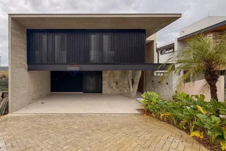 Casa com 4 Quartos à venda, 650m² no São Pedro, Juiz de Fora