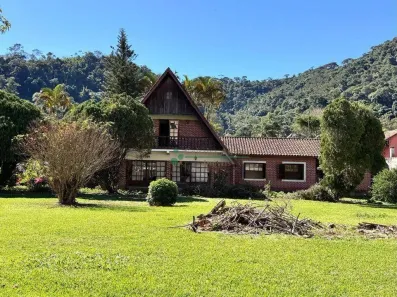Casa com 4 Quartos à venda, 391m² no Vargem Grande, Teresópolis