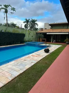 Casa com 4 Quartos para alugar, 320m² no Bela Suiça, Londrina