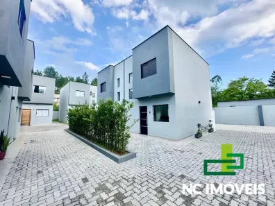 Casa de Condomínio com 2 Quartos à venda, 72m² no Balneário Copacabana, Caraguatatuba