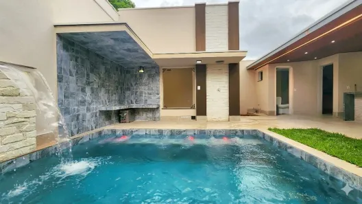 Casa com 4 Quartos à venda, 220m² no Cidade Jardim, Uberlândia