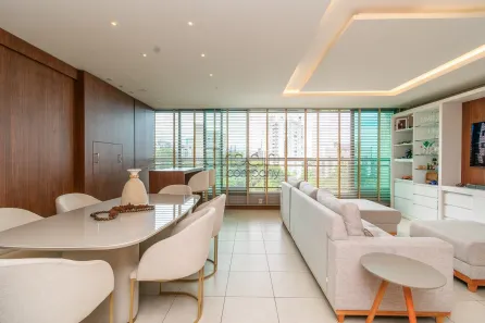 Apartamento com 3 Quartos à venda, 131m² no Três Figueiras, Porto Alegre