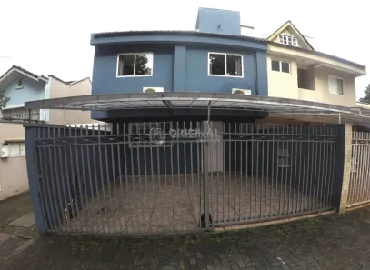 Sobrado com 3 Quartos à venda, 110m² no Bacacheri, Curitiba