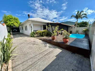 Casa com 3 Quartos à venda, 250m² no Ingleses do Rio Vermelho, Florianópolis