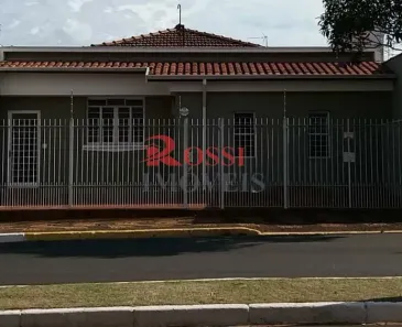Casa com 3 Quartos à venda, 160m² no Centro, Cordeirópolis