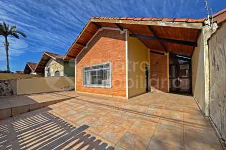 Casa com 3 Quartos à venda, 136m² no Jardim Tres Marias, Peruíbe